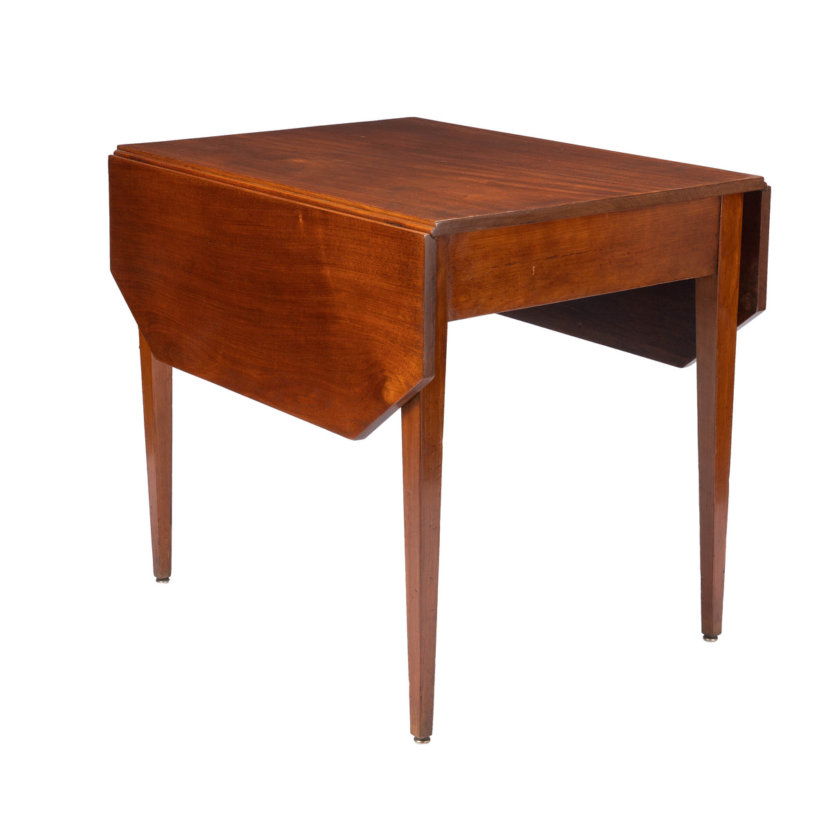 Massachusetts Hepplewhite drop leaf Pembroke table, 1790-1810