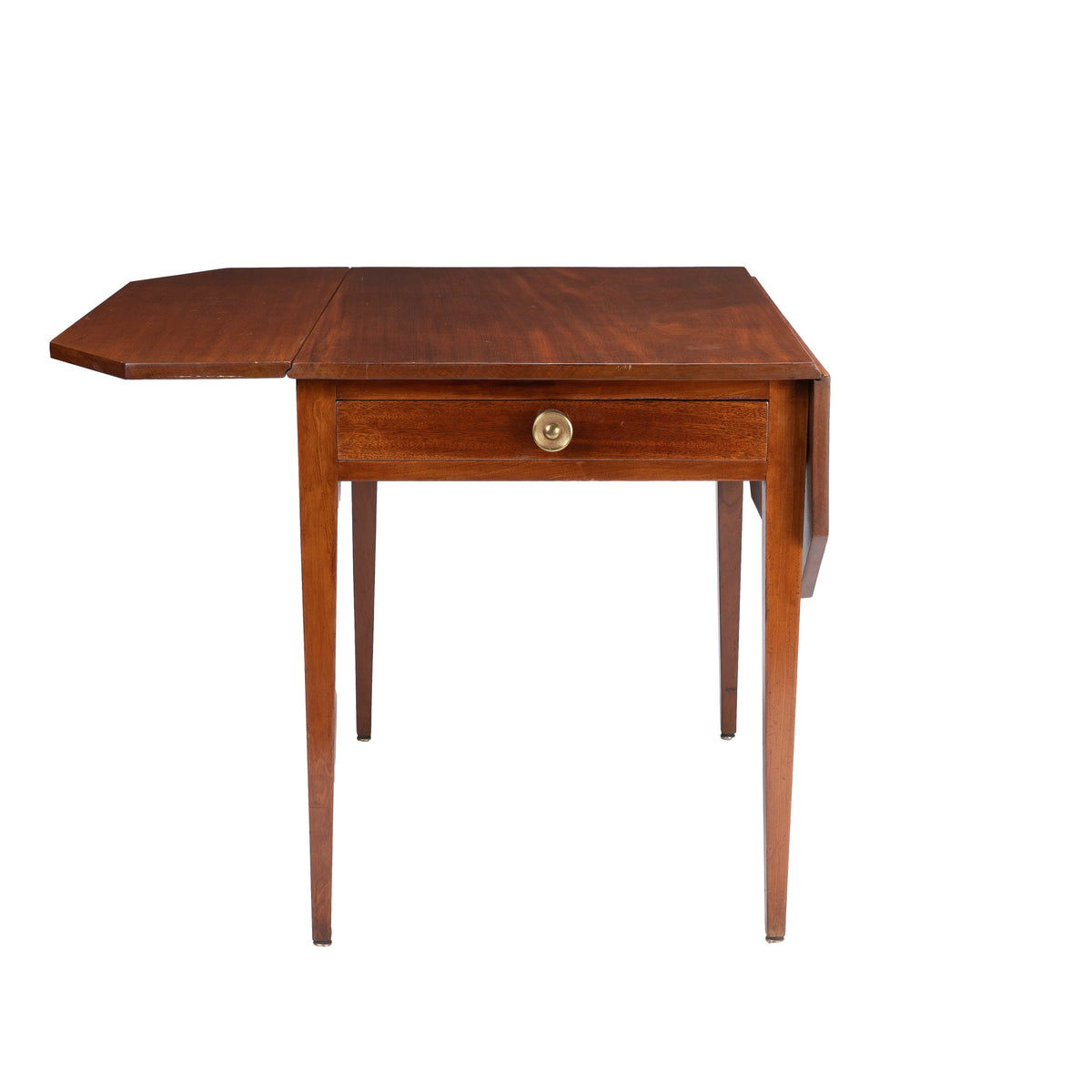 Massachusetts Hepplewhite drop leaf Pembroke table, 1790-1810