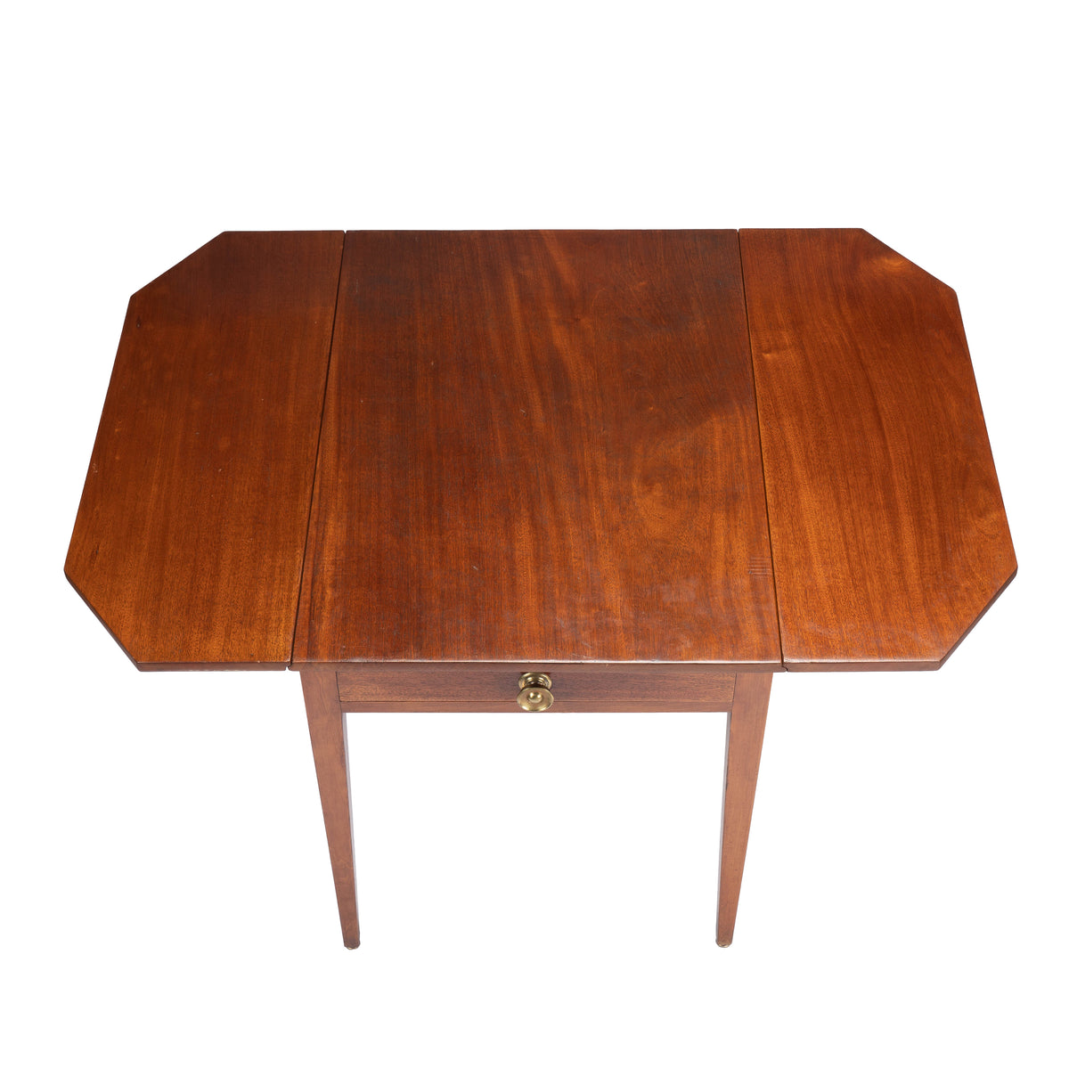 Massachusetts Hepplewhite drop leaf Pembroke table, 1790-1810