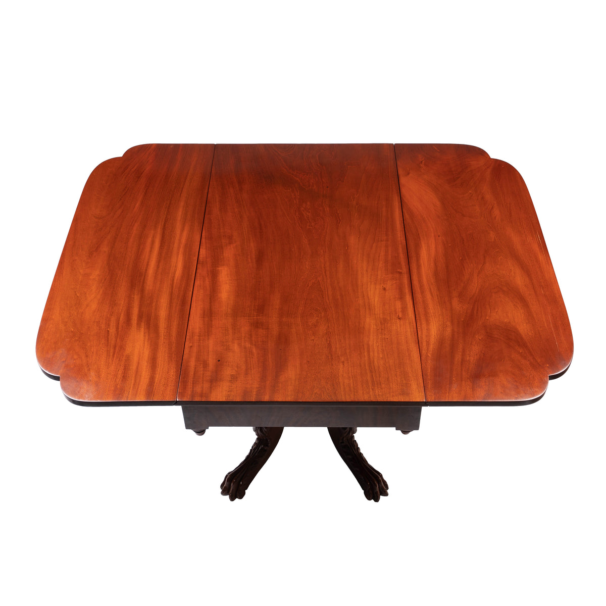 New York Neoclassic mahogany drop-leaf breakfast table, circa 1825