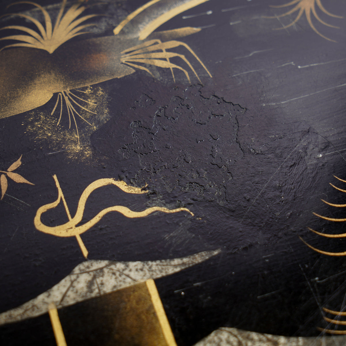 English Chinoiserie rolled rim tole tray, c. 1830
