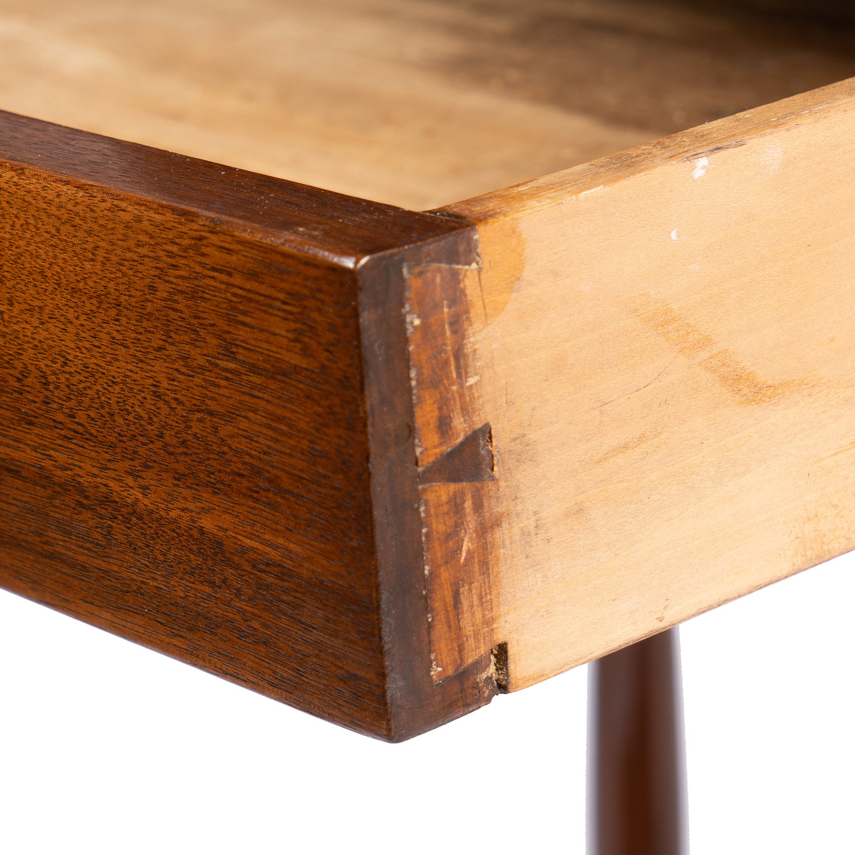 Delaware Valley walnut single-drawer stand, 1810-20