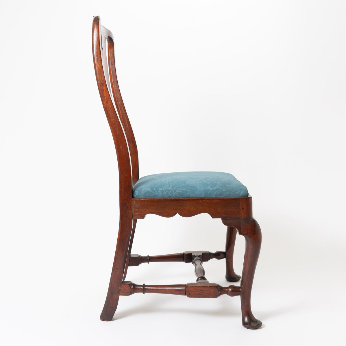 Boston Queen Anne mahogany slip seat side chair, circa 1730