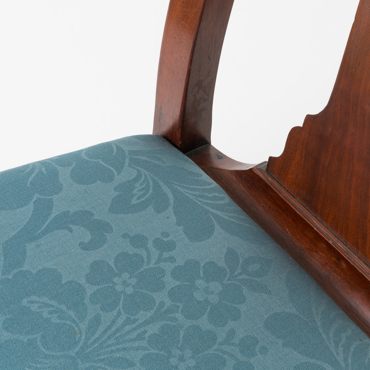 Boston Queen Anne mahogany slip seat side chair, circa 1730