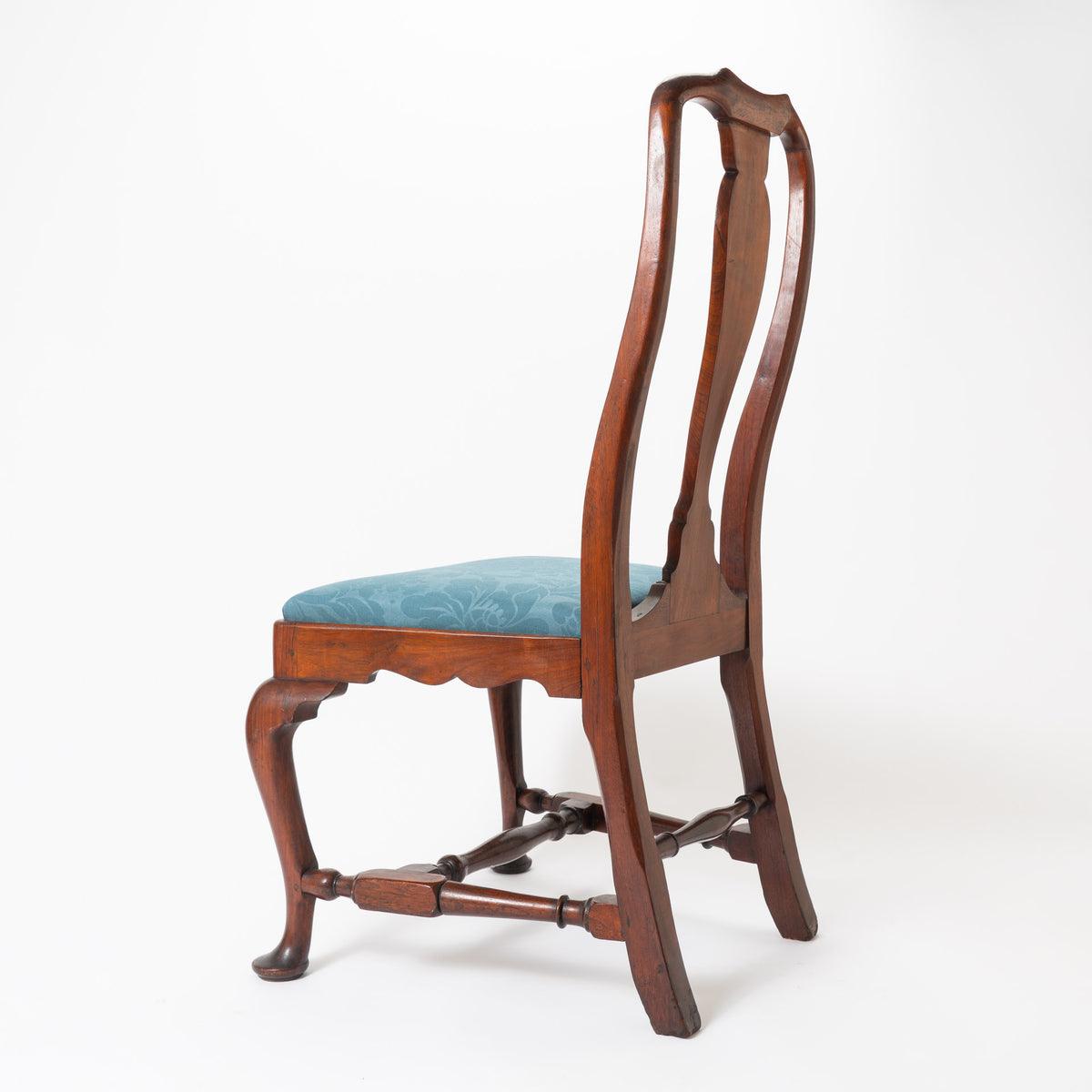 Boston Queen Anne mahogany slip seat side chair, circa 1730