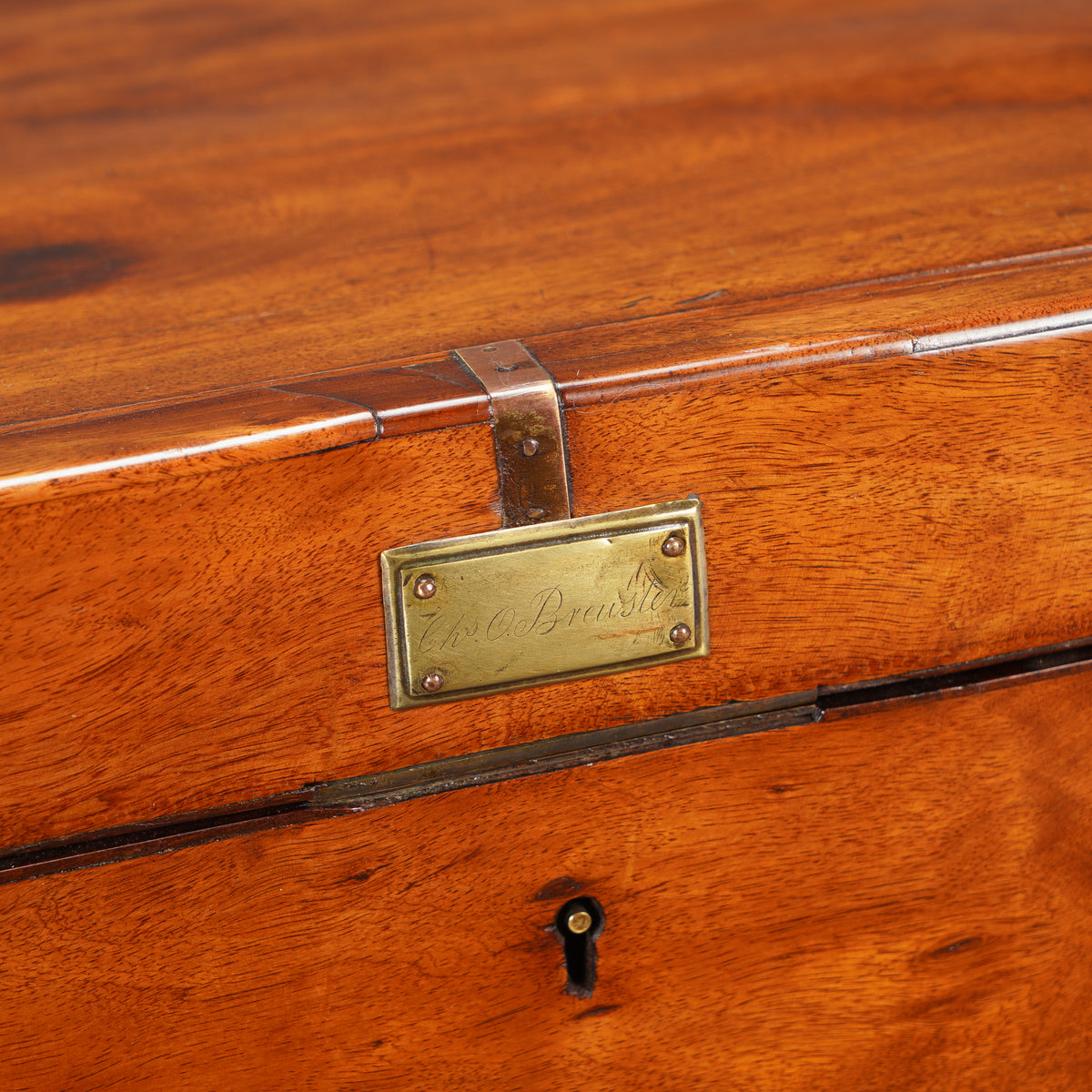 British officer’s trunk in mahogany and brass, 1830s
